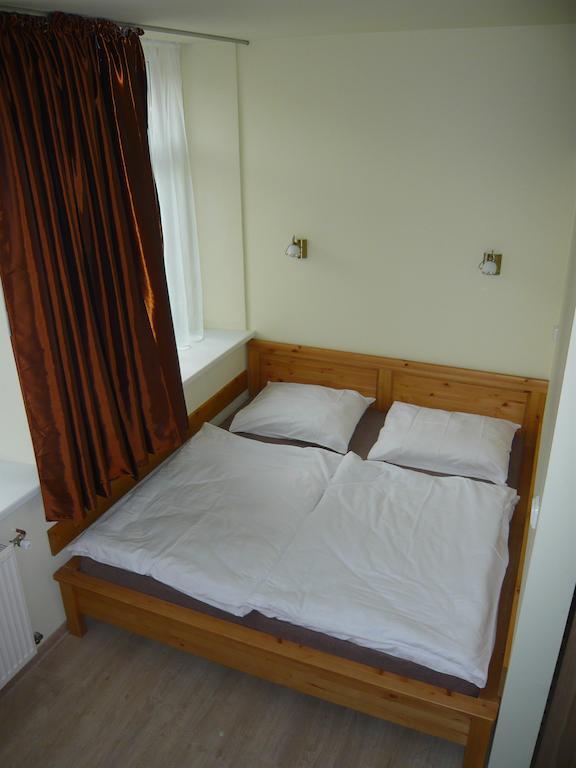 Apartmany Liska Mladé Buky Kamer foto